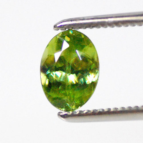 グリーン　スフェーン　ルース　2.55ct