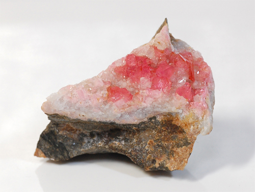 ロードクロサイト（菱マンガン鉱）原石