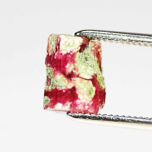 レッドベリル（ビクスバイト）原石 [021106-6524] : 天然石、宝石